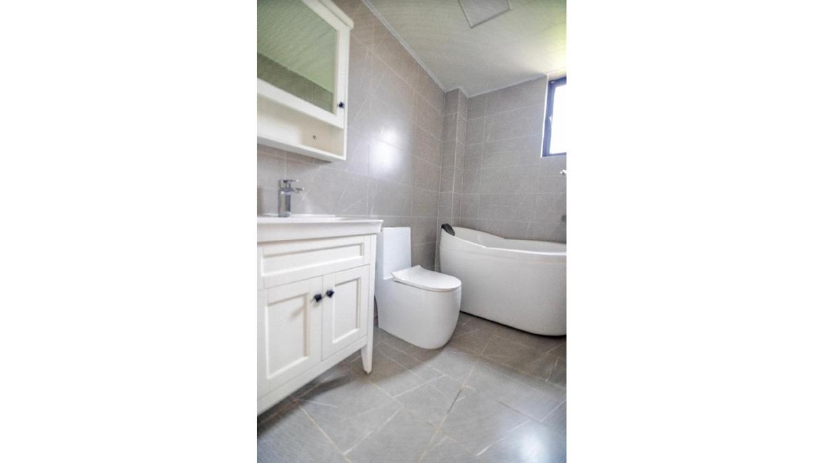 2 bed flat to let, Crown Lodge, Elystan Street - African Land