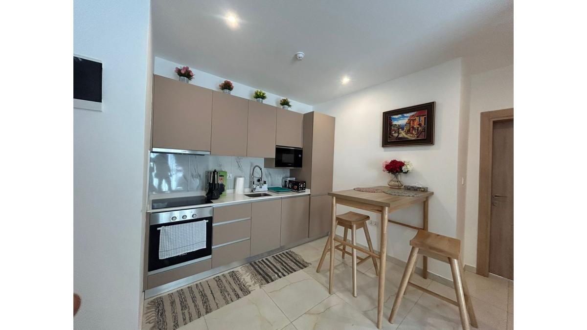 2 bed flat to let, Crown Lodge, Elystan Street - African Land