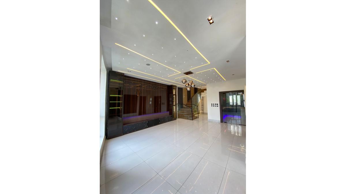 2 bed flat to let, Crown Lodge, Elystan Street - African Land