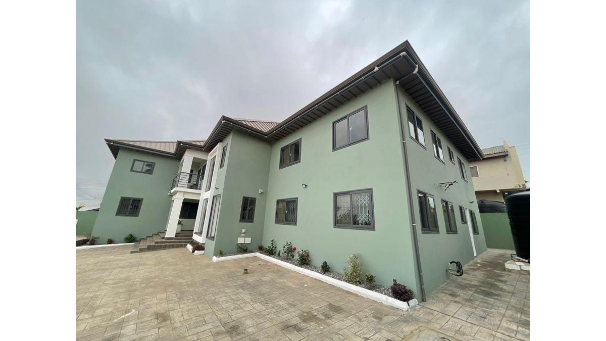 2 bed flat to let, Crown Lodge, Elystan Street - African Land
