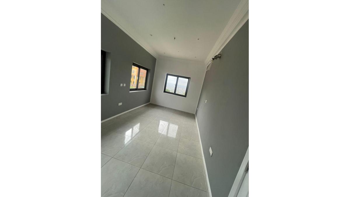 2 bed flat to let, Crown Lodge, Elystan Street - African Land