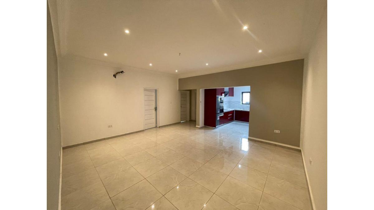 2 bed flat to let, Crown Lodge, Elystan Street - African Land