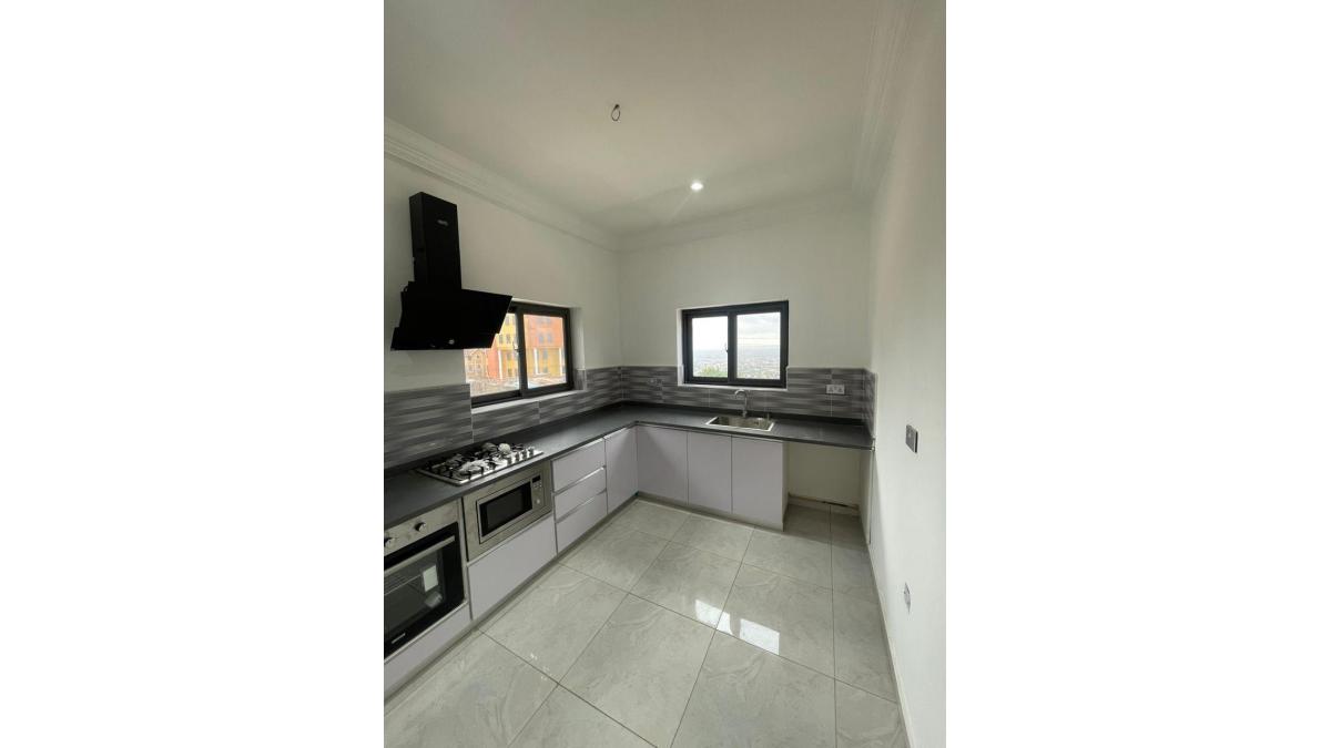 2 bed flat to let, Crown Lodge, Elystan Street - African Land