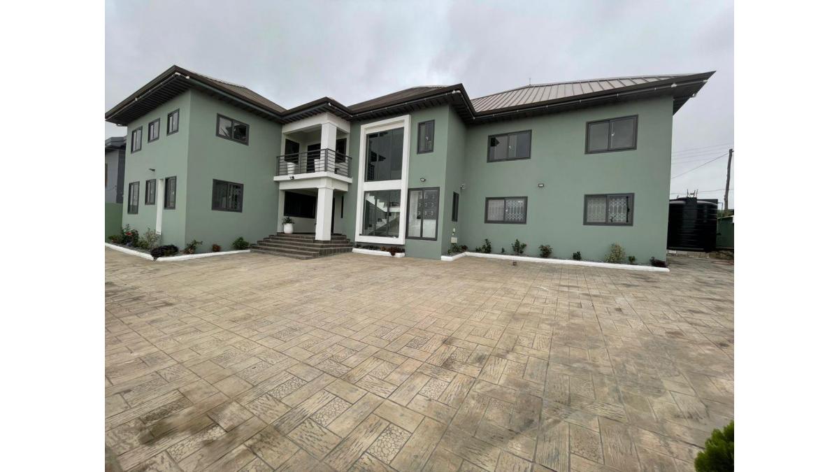 2 bed flat to let, Crown Lodge, Elystan Street - African Land