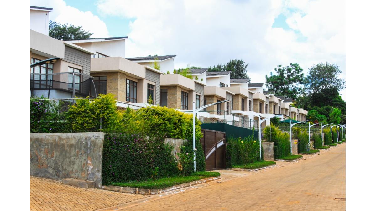 2 bed flat to let, Crown Lodge, Elystan Street - African Land