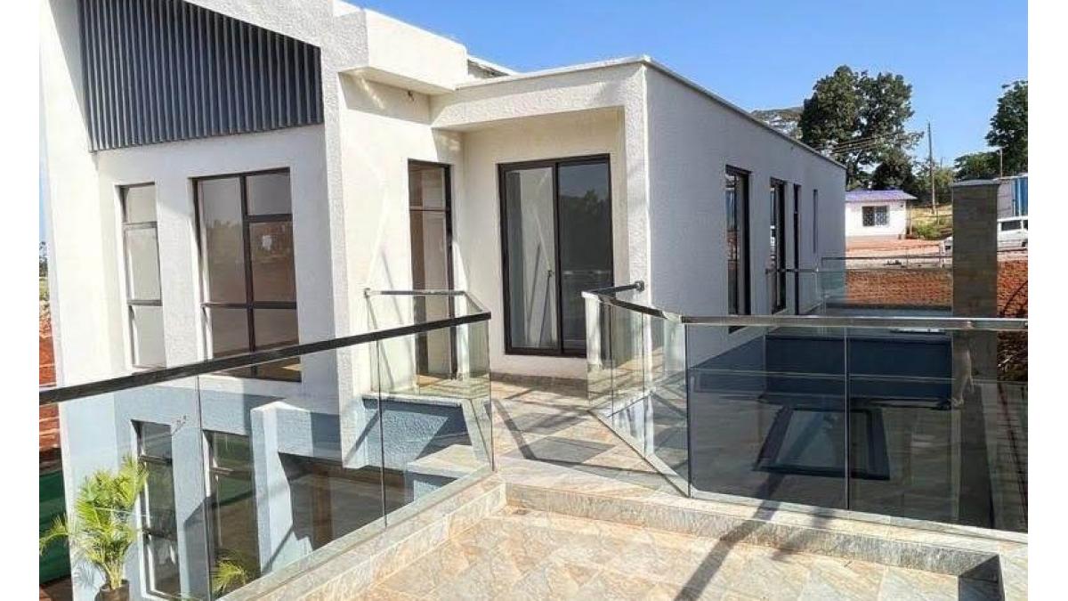 2 bed flat to let, Crown Lodge, Elystan Street - African Land