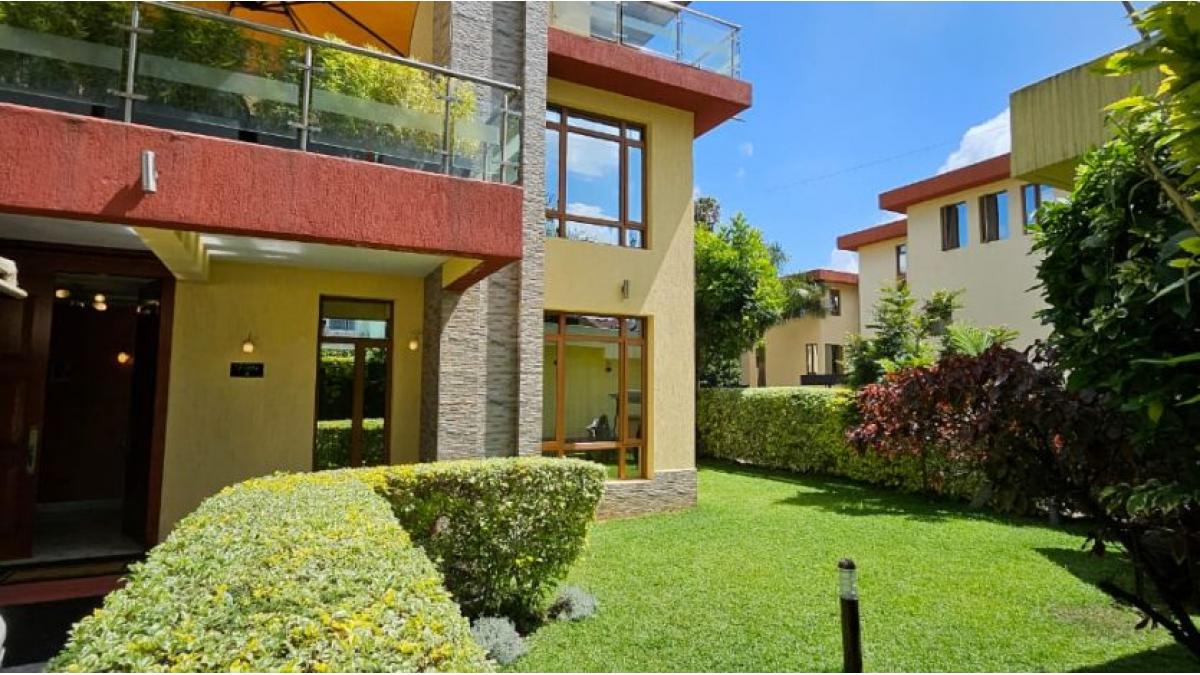 2 bed flat to let, Crown Lodge, Elystan Street - African Land