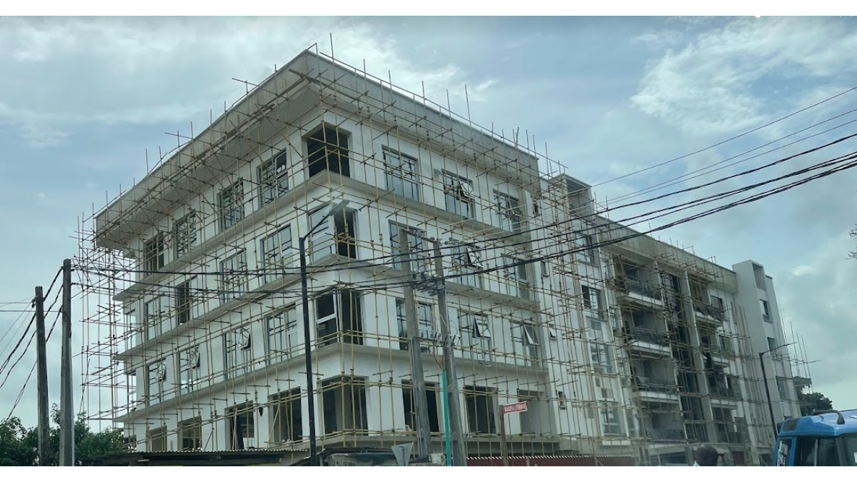 2 bed flat to let, Crown Lodge, Elystan Street - African Land