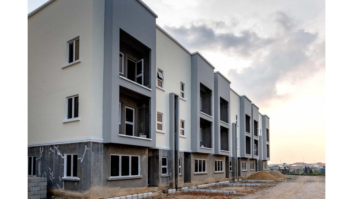 2 bed flat to let, Crown Lodge, Elystan Street - African Land