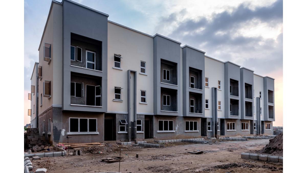 2 bed flat to let, Crown Lodge, Elystan Street - African Land