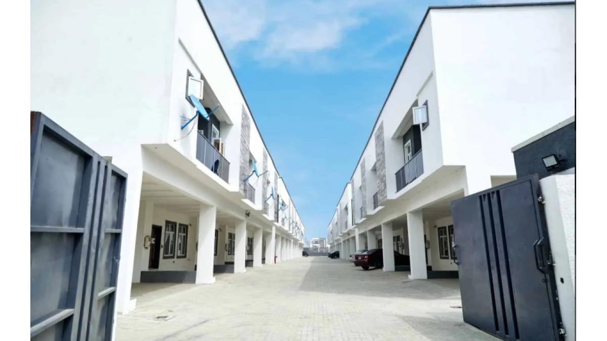 2 bed flat to let, Crown Lodge, Elystan Street - African Land
