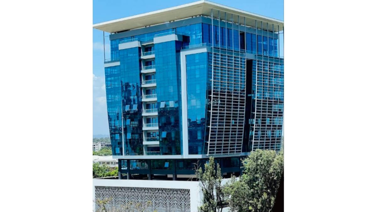 2 bed flat to let, Crown Lodge, Elystan Street - African Land