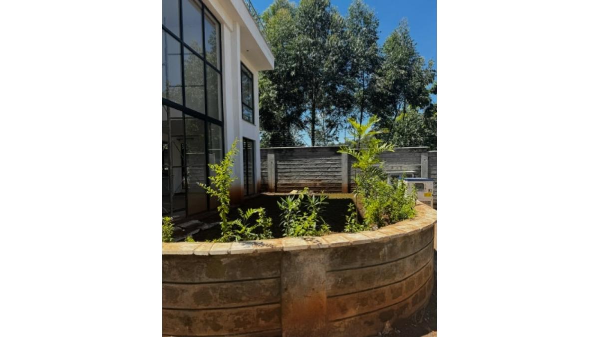 2 bed flat to let, Crown Lodge, Elystan Street - African Land