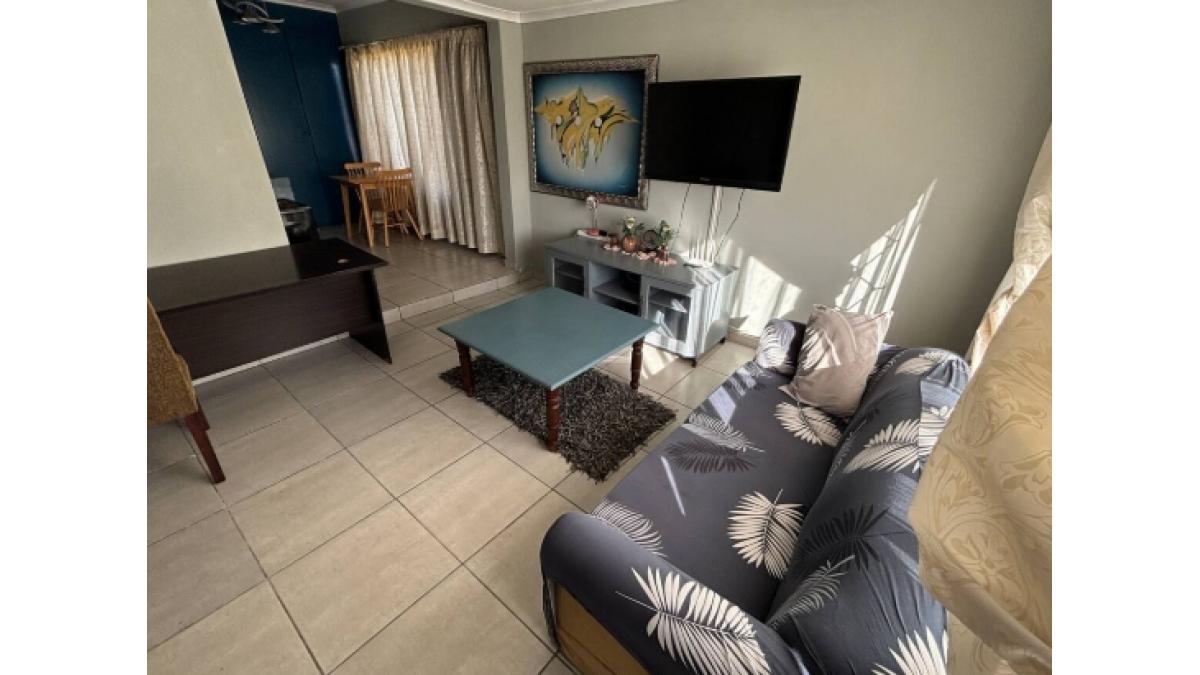 2 bed flat to let, Crown Lodge, Elystan Street - African Land