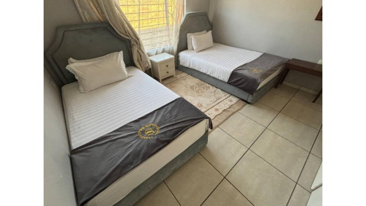 2 bed flat to let, Crown Lodge, Elystan Street - African Land