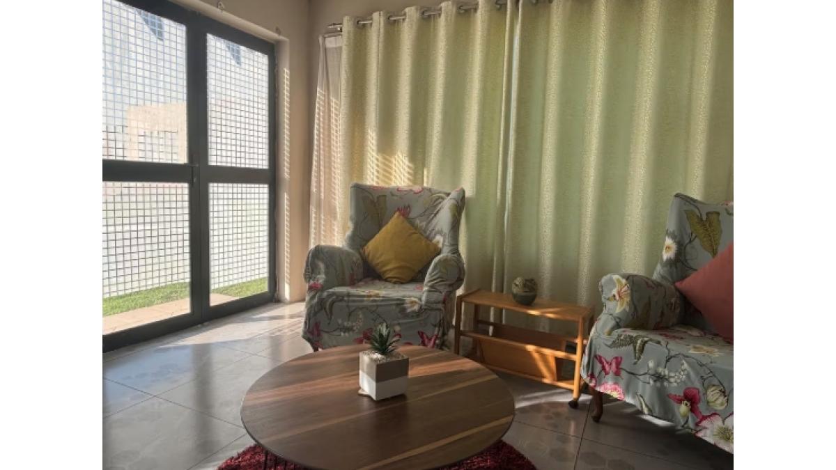 2 bed flat to let, Crown Lodge, Elystan Street - African Land