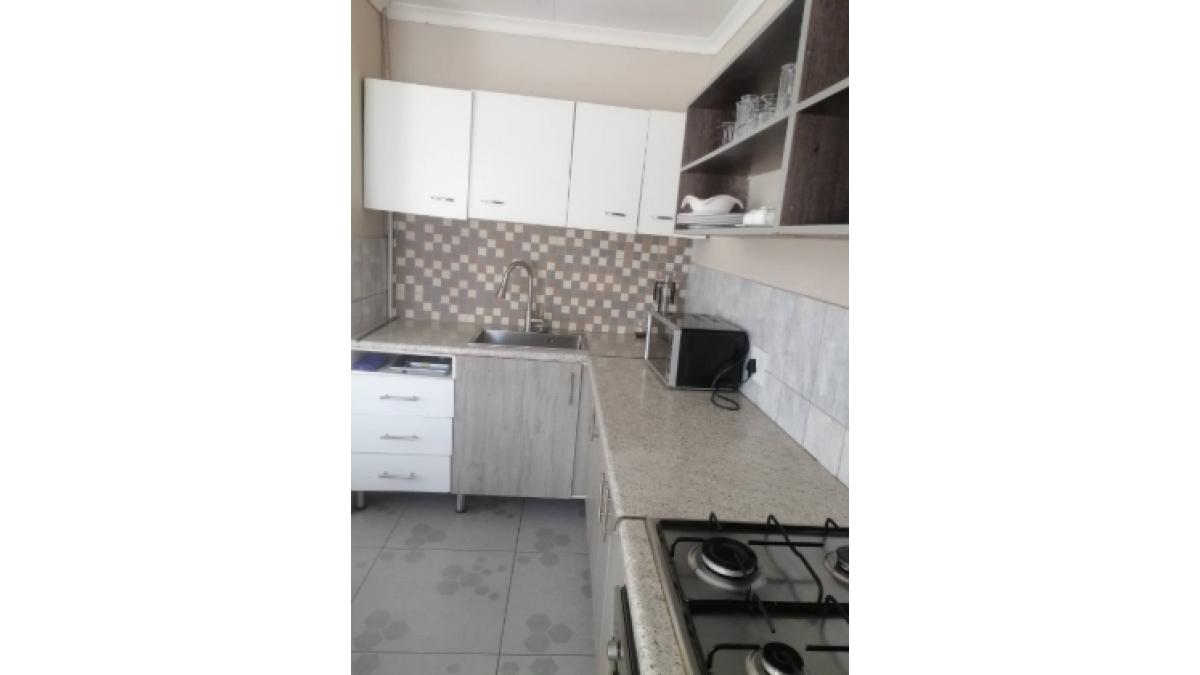 2 bed flat to let, Crown Lodge, Elystan Street - African Land