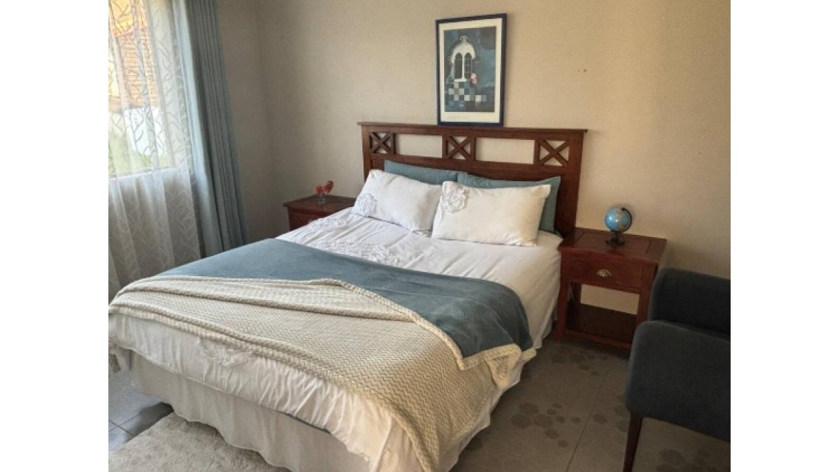 2 bed flat to let, Crown Lodge, Elystan Street - African Land