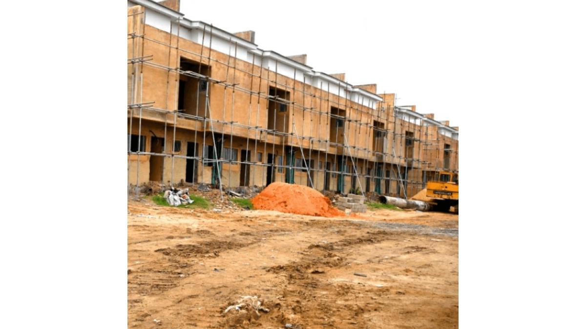 2 bed flat to let, Crown Lodge, Elystan Street - African Land
