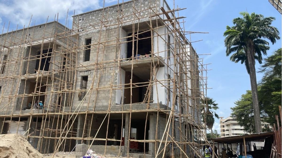 2 bed flat to let, Crown Lodge, Elystan Street - African Land