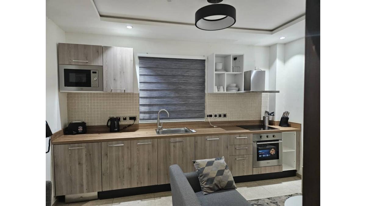 2 bed flat to let, Crown Lodge, Elystan Street - African Land