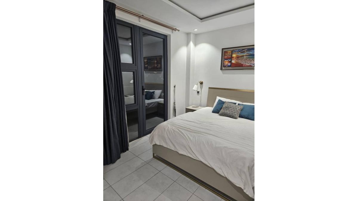 2 bed flat to let, Crown Lodge, Elystan Street - African Land