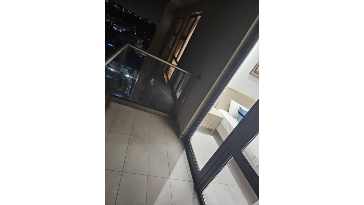 2 bed flat to let, Crown Lodge, Elystan Street - African Land