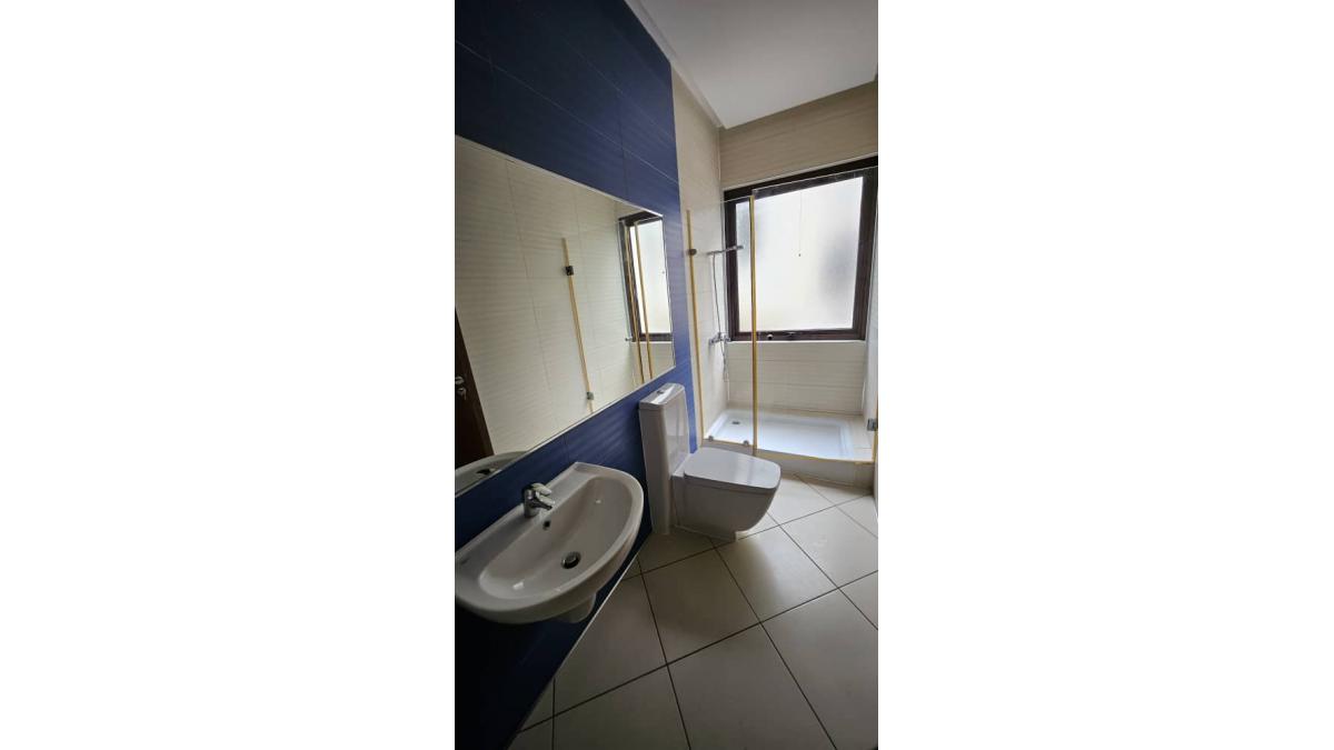 2 bed flat to let, Crown Lodge, Elystan Street - African Land