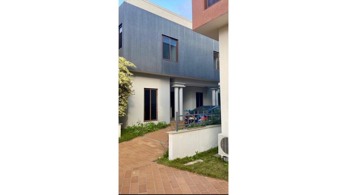 2 bed flat to let, Crown Lodge, Elystan Street - African Land