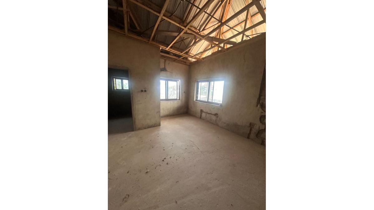 2 bed flat to let, Crown Lodge, Elystan Street - African Land