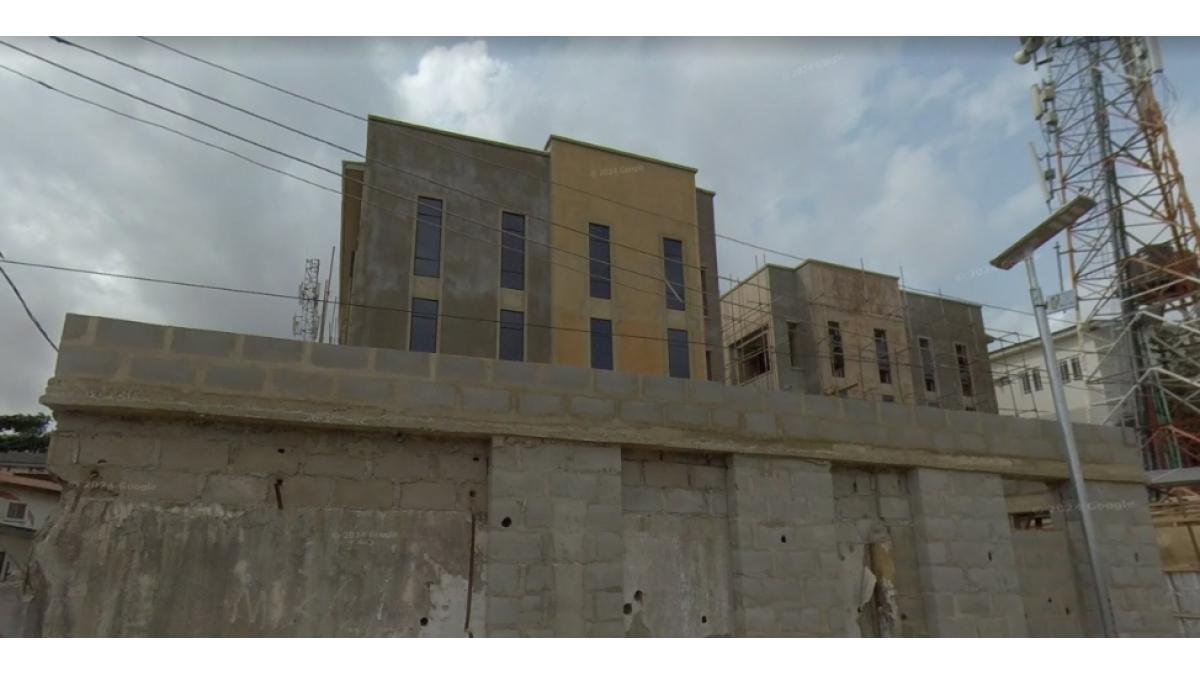 2 bed flat to let, Crown Lodge, Elystan Street - African Land