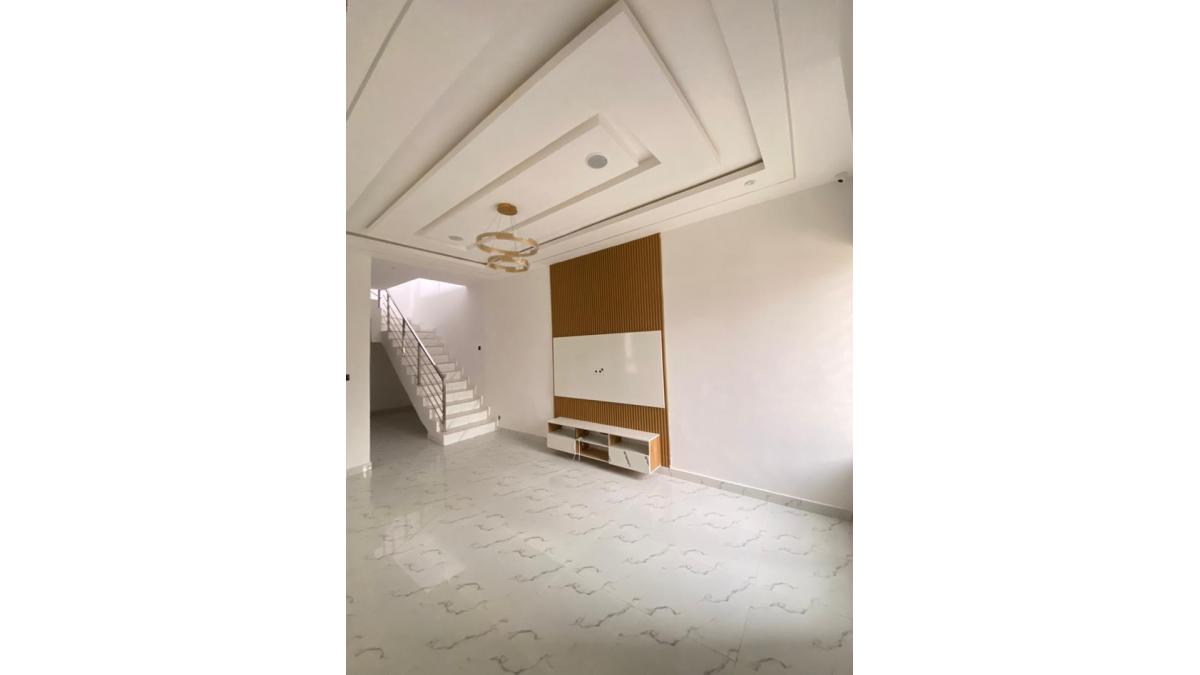 2 bed flat to let, Crown Lodge, Elystan Street - African Land