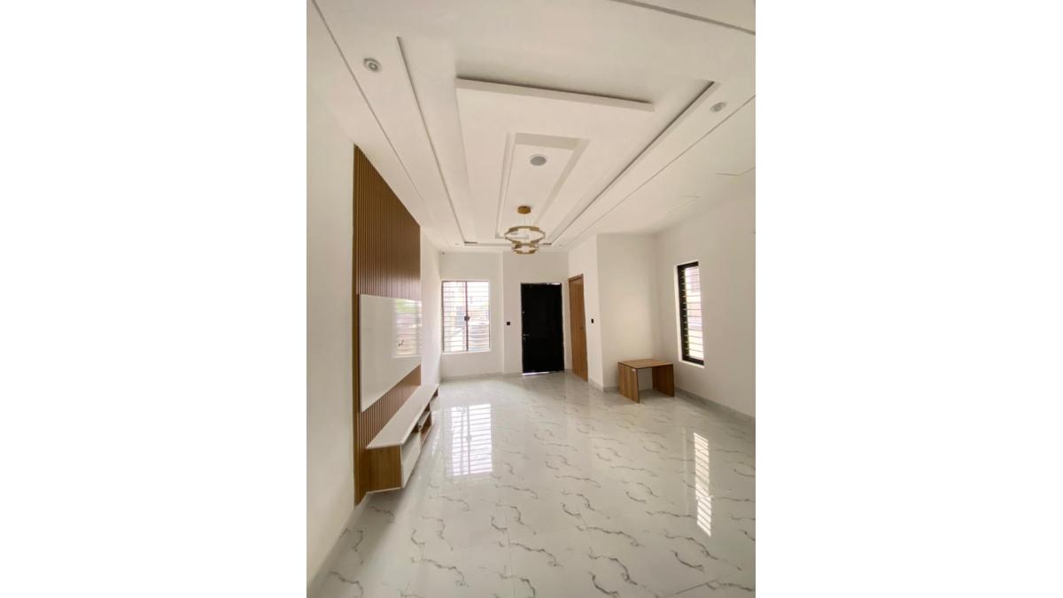 2 bed flat to let, Crown Lodge, Elystan Street - African Land