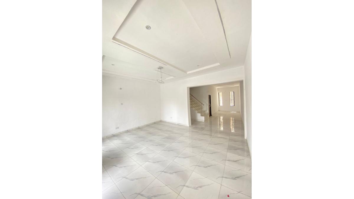 2 bed flat to let, Crown Lodge, Elystan Street - African Land