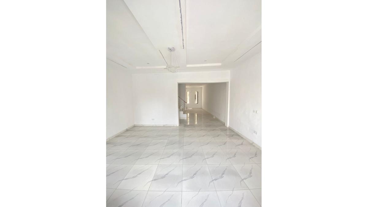 2 bed flat to let, Crown Lodge, Elystan Street - African Land
