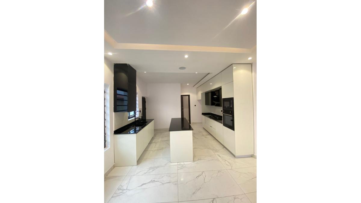 2 bed flat to let, Crown Lodge, Elystan Street - African Land
