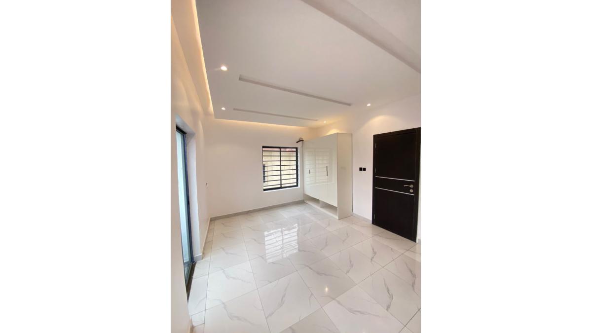 2 bed flat to let, Crown Lodge, Elystan Street - African Land