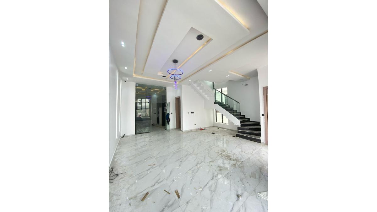 2 bed flat to let, Crown Lodge, Elystan Street - African Land