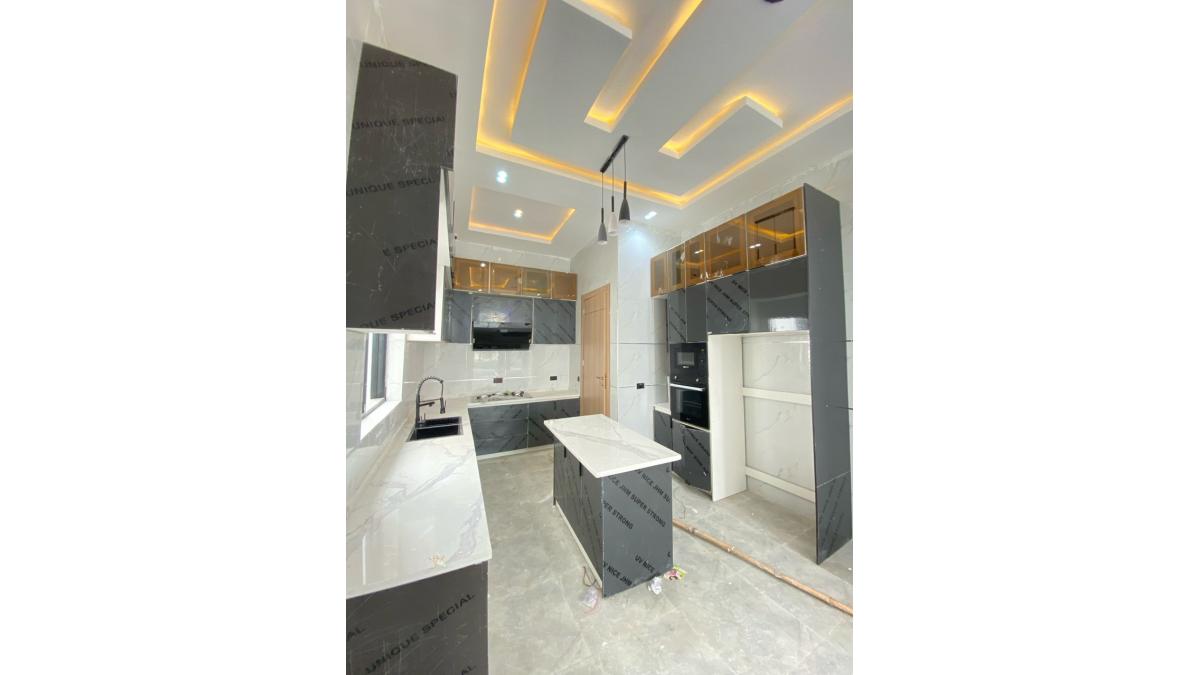 2 bed flat to let, Crown Lodge, Elystan Street - African Land