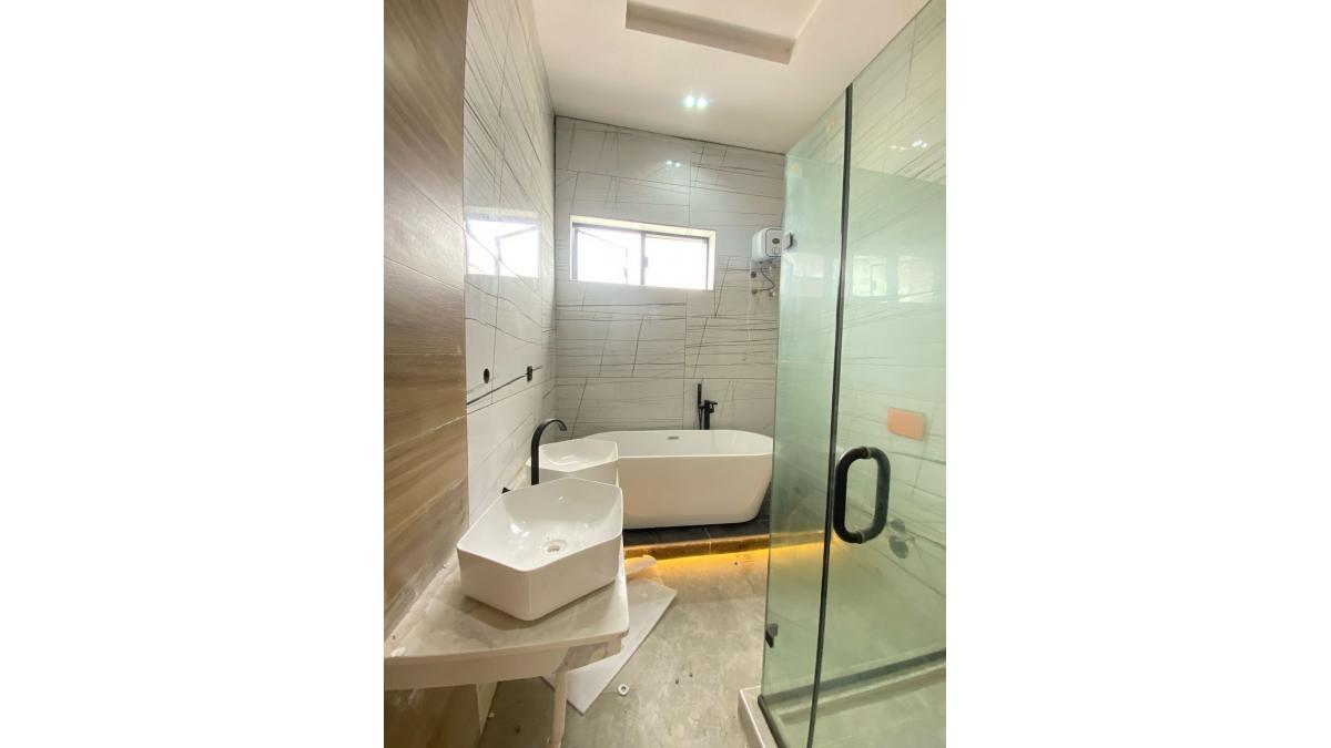 2 bed flat to let, Crown Lodge, Elystan Street - African Land
