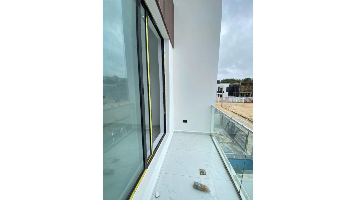 2 bed flat to let, Crown Lodge, Elystan Street - African Land