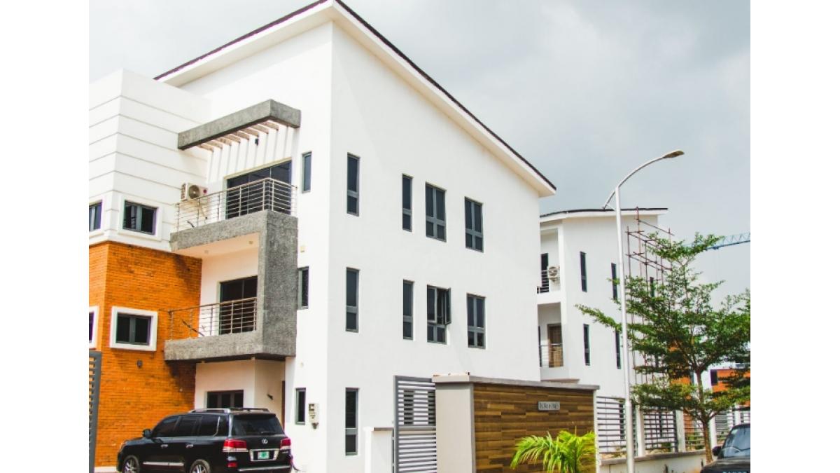 2 bed flat to let, Crown Lodge, Elystan Street - African Land