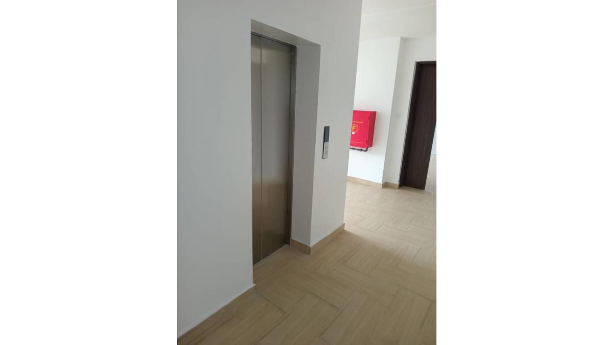 2 bed flat to let, Crown Lodge, Elystan Street - African Land