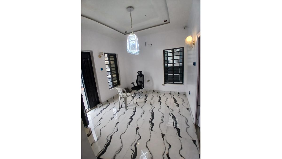2 bed flat to let, Crown Lodge, Elystan Street - African Land