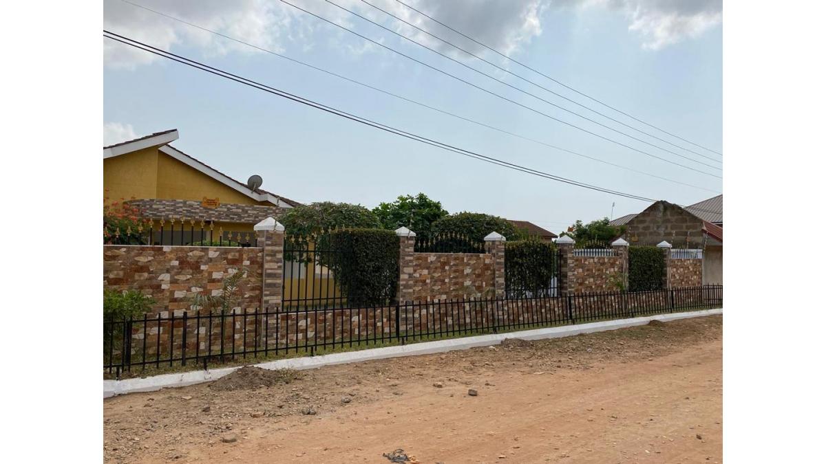 2 bed flat to let, Crown Lodge, Elystan Street - African Land