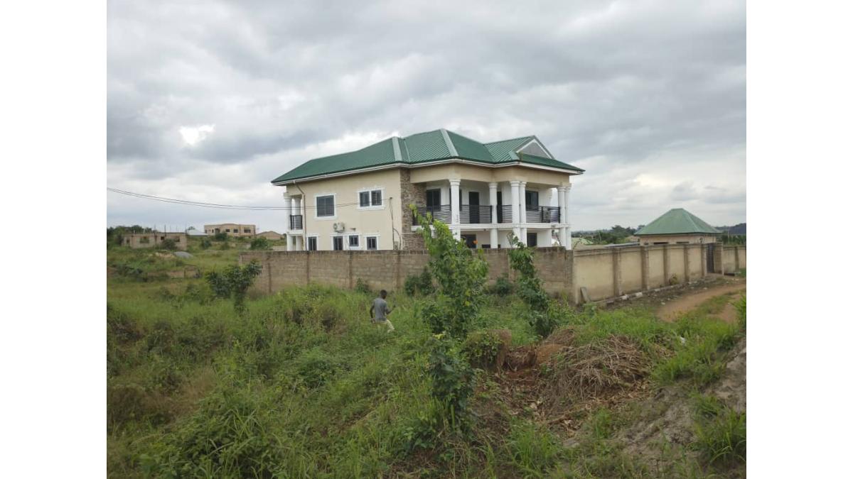 2 bed flat to let, Crown Lodge, Elystan Street - African Land