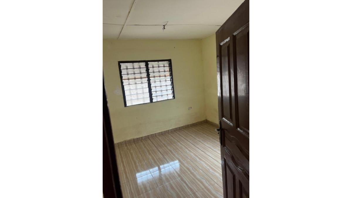 2 bed flat to let, Crown Lodge, Elystan Street - African Land