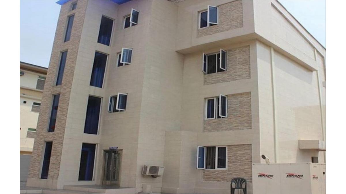 2 bed flat to let, Crown Lodge, Elystan Street - African Land