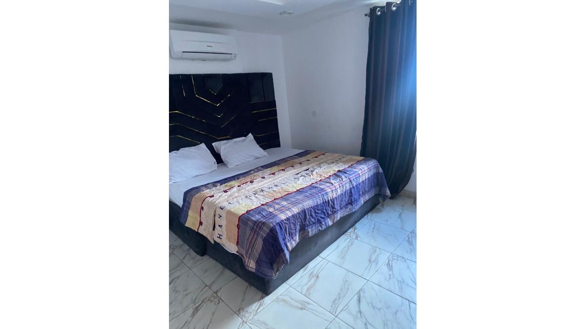 2 bed flat to let, Crown Lodge, Elystan Street - African Land