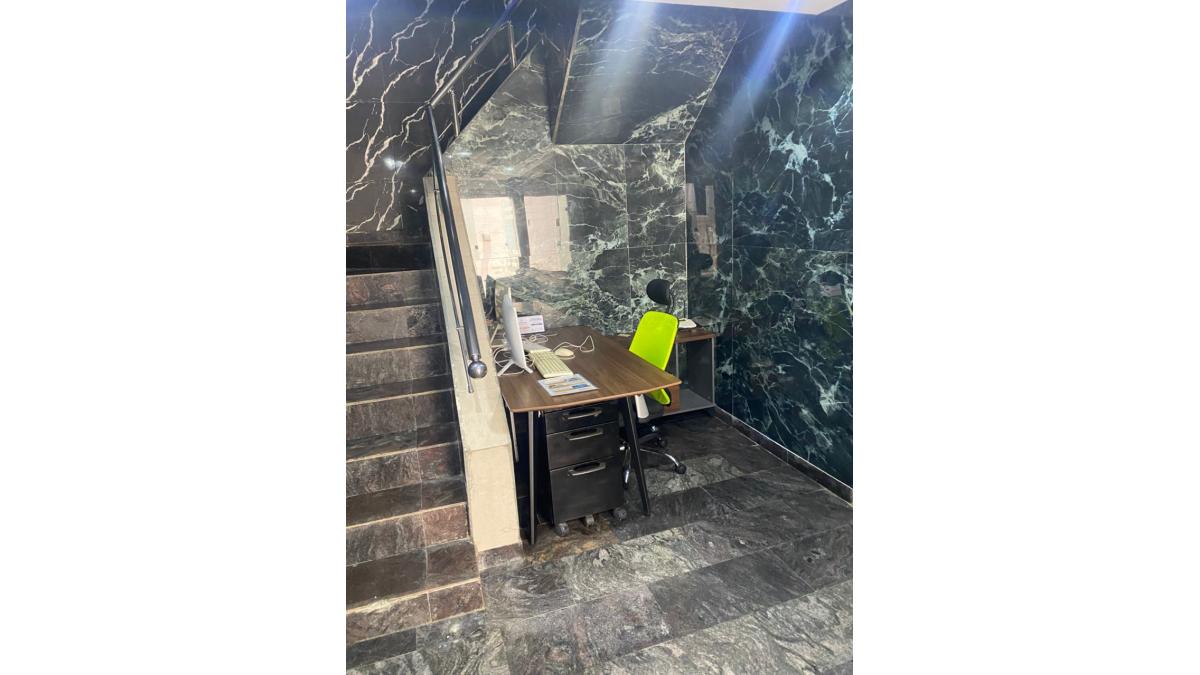 2 bed flat to let, Crown Lodge, Elystan Street - African Land